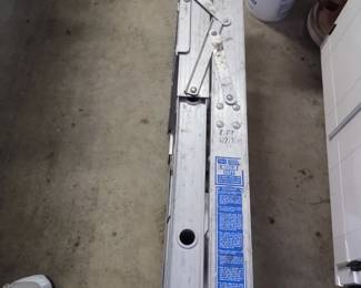 7 Ft Med.Duty Expanding Ladder