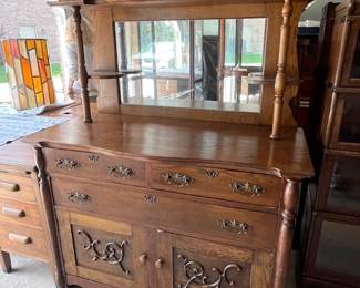 Wonderful oak sideboard 
