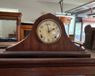 Mantel clock