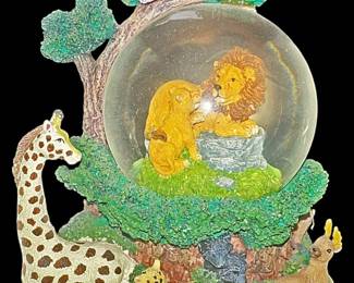 Elanze Designs Musical Water Globe 
