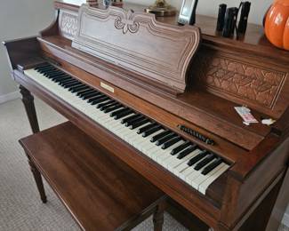 Balwin electric amplified piano
$200 comes with stool and some sheet music. If you play music stop by and practice on this..