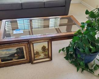 PO117Large Coffee Table, Potted Plant And 2 Artworks