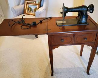 PO154Singer Sewing Machine