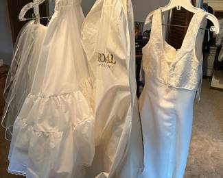 Gloria Vanderbilt wedding dress