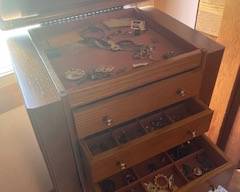 Jewelry stand/ chest