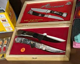 2 SD LEOPARD KNIVES