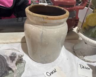 VINTAGE CROCK