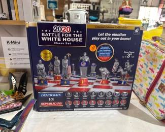 DONALD TRUMP CHESS SET