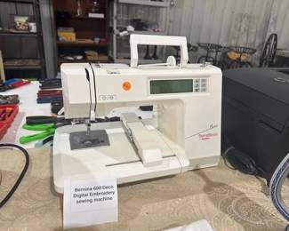 BERNETTE 600 DECO BY BERNINA DIGITAL EMBROIDERY SEWING MACHINE