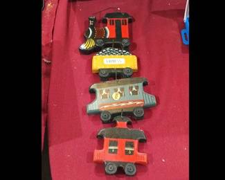 HANGING TRAIN DECOR