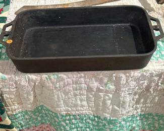 CAST IRON BAKING PAN