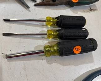 3 KLEIN SCREWDRIVERS