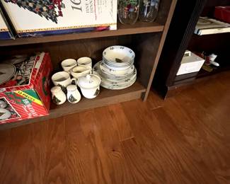 Christmas Dishware