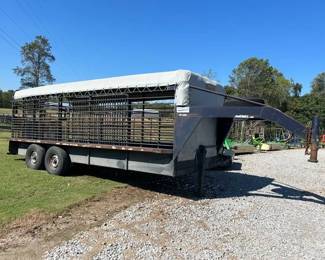 GOOSENECK CATTLE TRAILER