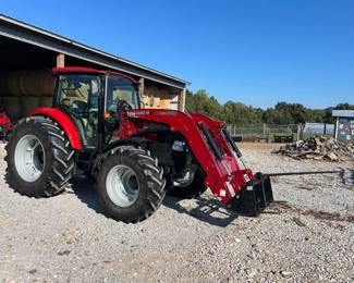 CASE CAB TRACTOR WITH LOADER