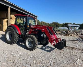 CASE CAB TRACTOR WITH LOADER