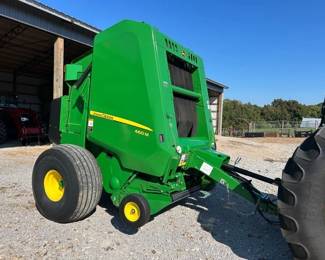 JOHN DEERE ROUND BALER