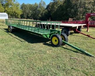 HAY FEED WAGON