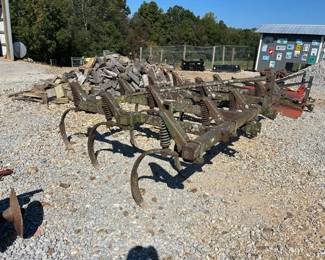 CHISEL PLOW