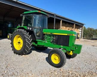 JOHN DEERE 2955 CAB TRACTOR
