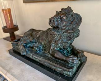 Bronze lion 