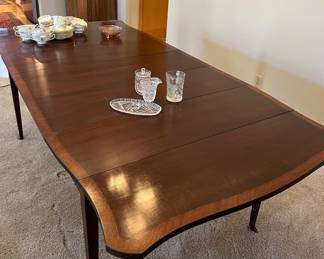 Inlaid Edge Trim 4 leaf dining room table