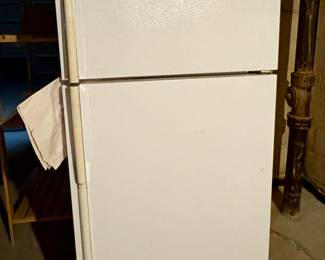 Refrigerator freezer