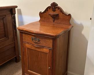 Pair of Dry Sink Nightstands