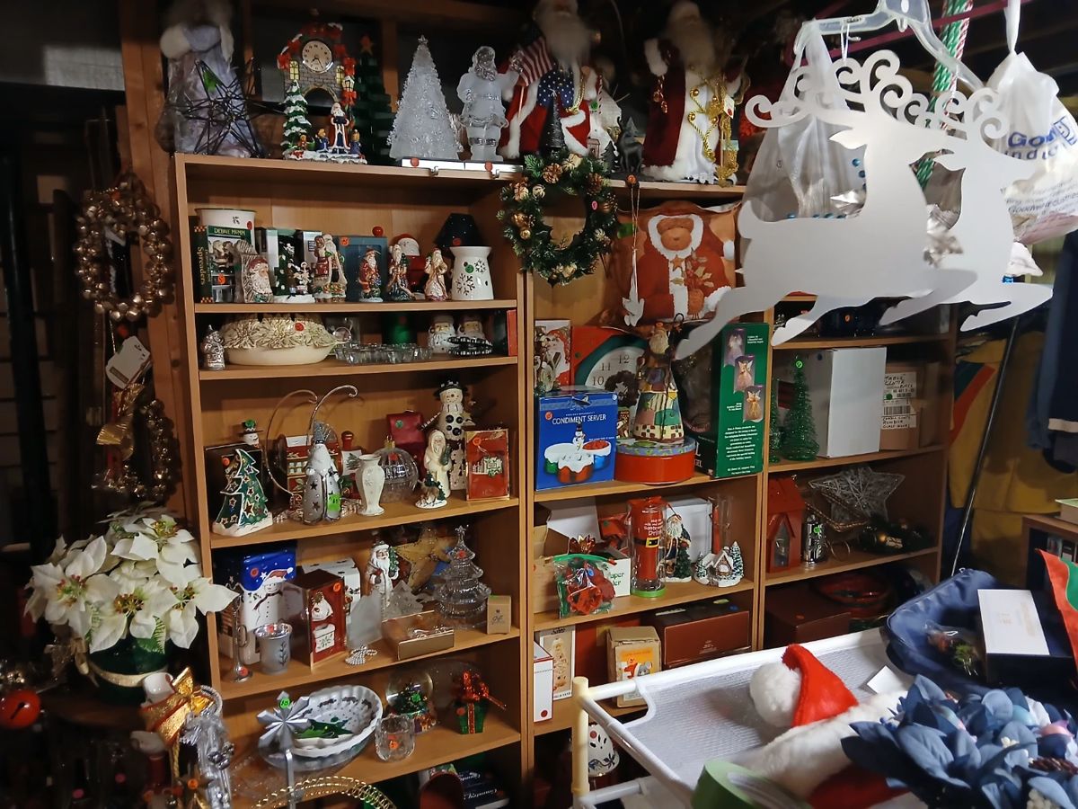 Lots of Christmas decos