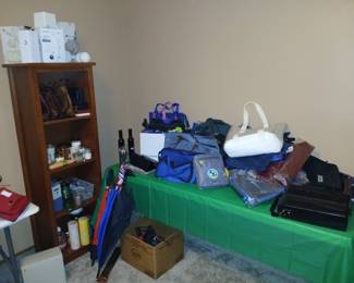 Totes, candles