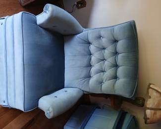 2 of the same recliners