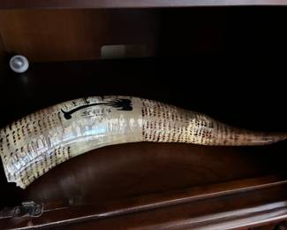 Decorative horn