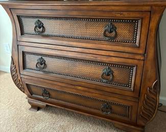 Bombay chest