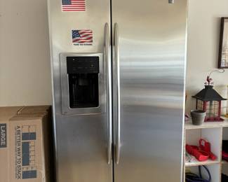 Side by side refrigerator