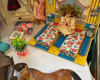 Barbie carrying case and vintage toy horse