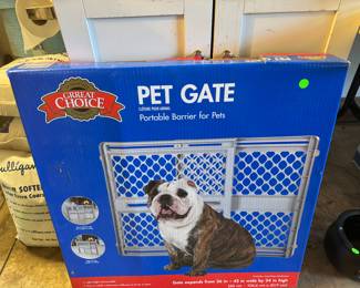 Pet gate