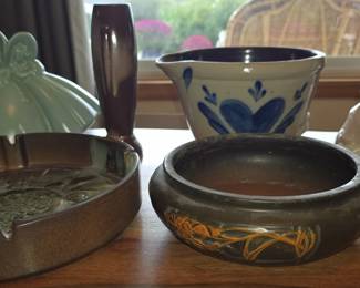 KAY FINCH CAT. ROSEVILLE POTTERY. FRANKOMA POTTERY