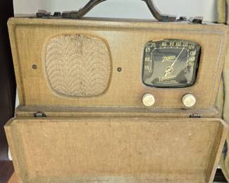 VINTAGE ZENITH WAVE MAGNET RADIO