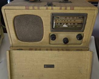 RARE KNIGHT SUITCASE SHORT WAVE RADIO