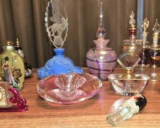 COLLECTION of VINTAGE & ART GLASS PERFUME BOTTLES