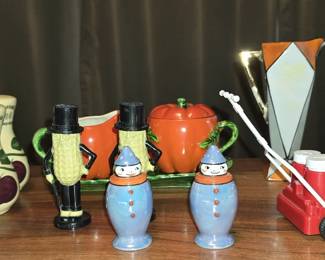 VINTAGE SALT & PEPPER COLLECTION