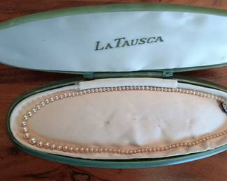 VINTAGE LA TAUSCA NECKLACE