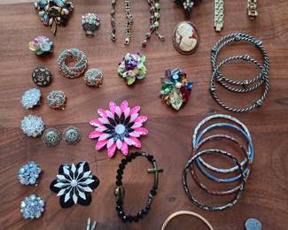 VINTAGE JEWELRY