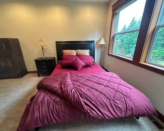 Queen headboard & nightstand with table lamp