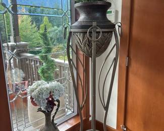 Iron plant stand