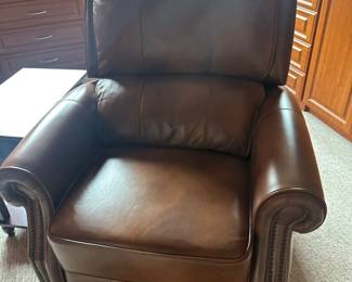 Leather exeutive armchair