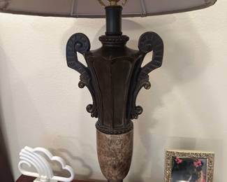 Table lamp