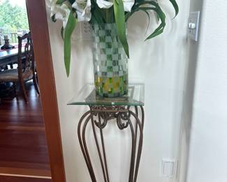 Glass plant stand