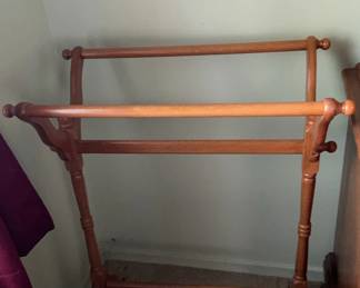 Wooden Blanket Quilt Rack