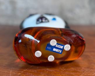 This lot features an Italian Murano glass face sculpture, circa 1970s. This sculpture is in good overall condition and measures, 14” H x 7” W x 3.5” D.
